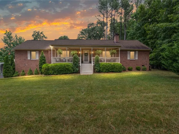 2511 Butterwood Dr, Powhatan, VA 23139