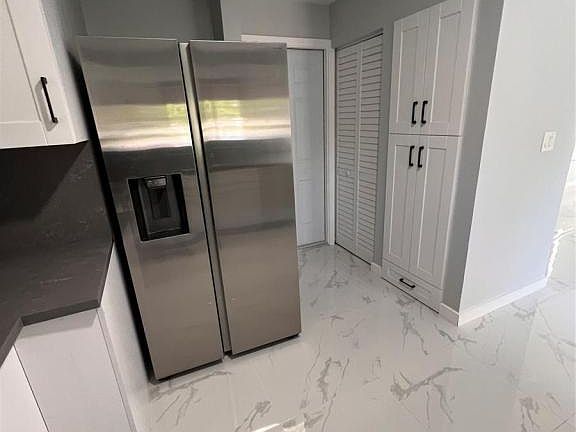 3rd image of 285 NE 43rd St #285