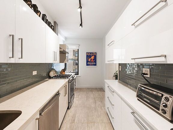 4th image of 135 Eastern Pkwy APT 5H