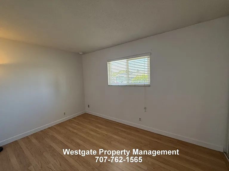 1336 Marian Way — Photo 22