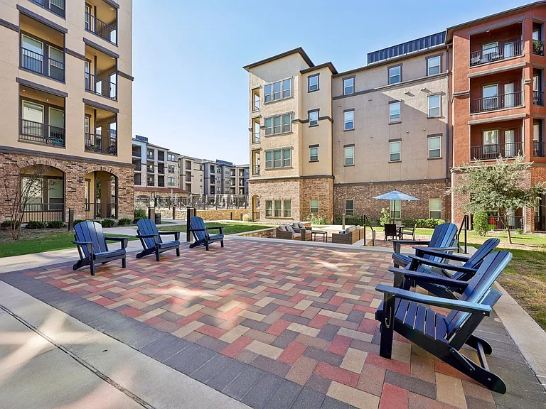 Luxia Craig Ranch — Photo 8