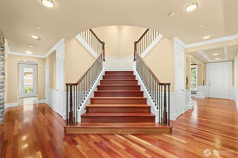 2nd image of 18634 92nd Avenue NE