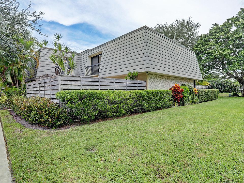 Home For Sale In Pga National