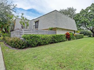 817 8th Ter, Palm Beach Gardens, FL 33418