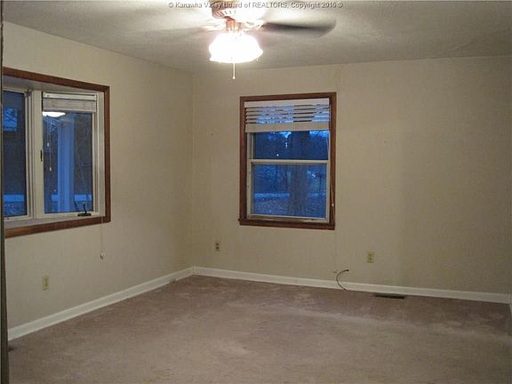 2nd image of 1833 Mountain Dr
