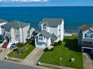 121 Grand View Dr, Hampton, VA 23664