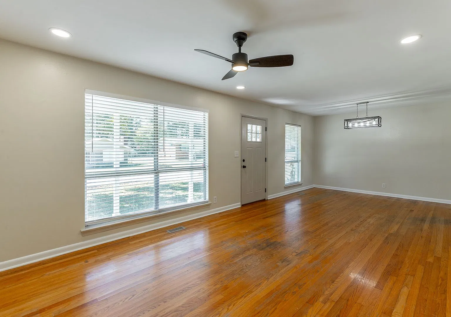 3 Bedroom Home in East Brainerd | Large Yard & Attached Garage — Photo 4