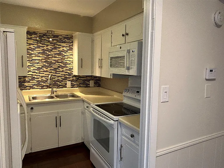 3811 Holland Ave #1 — Photo 11