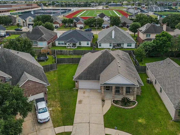 21011 Narrow Gate Dr, Houston, TX 77095