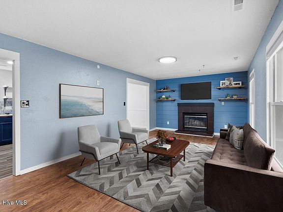 2nd image of 100 W Cameron Court