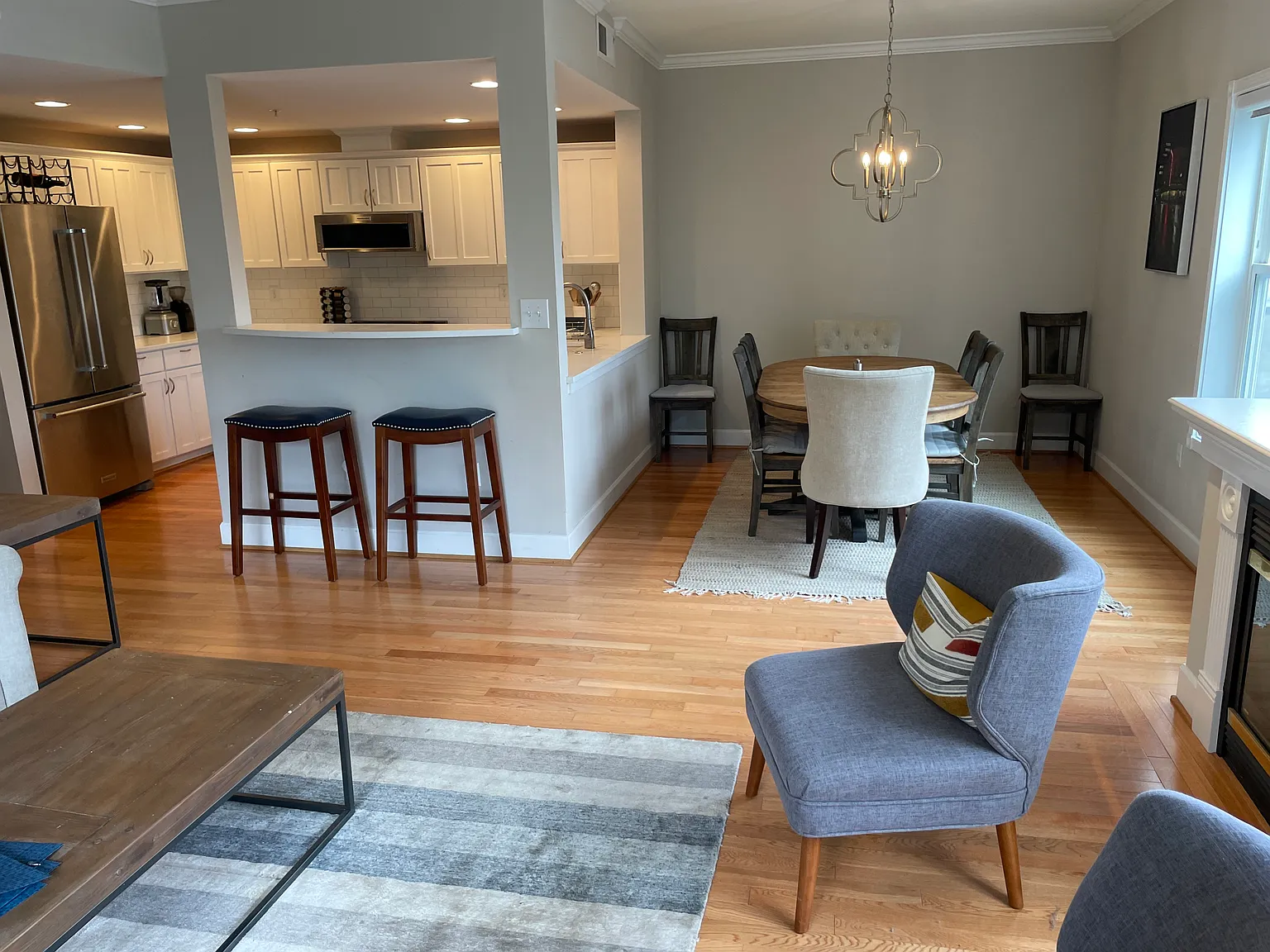 2 bed, 2.5 bath, 1580 sqft, $4,000 — Photo 2
