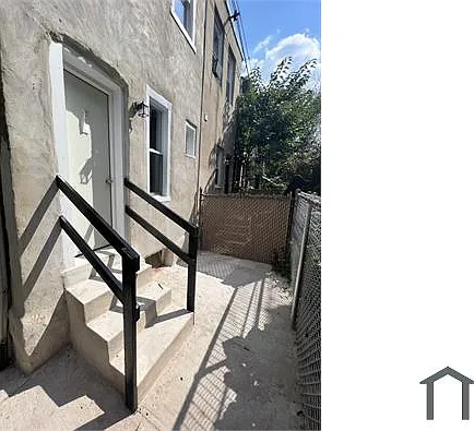 114 N Yewdall St #114 — Photo 10