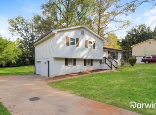 8922 Old Lee Rd, Lithia Springs, GA 30122