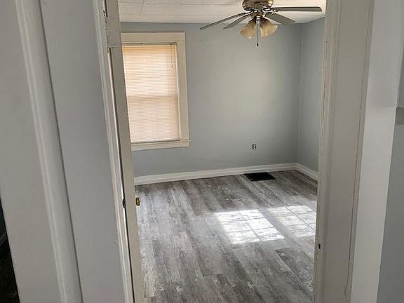 5th image of 562-564 Valley Ave NW #1