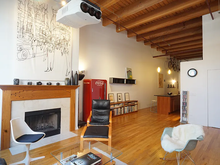 1733 W Irving Park Rd — Photo 15