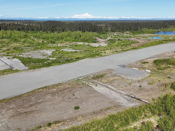 5th image of L1 Aquila Wings Rd