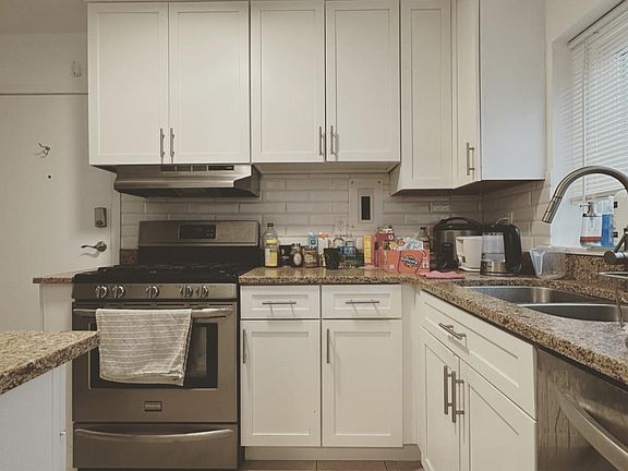 4th image of 2602 Bennett Ave Unit 2