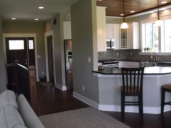 3rd image of 562 W Wildwood Dr