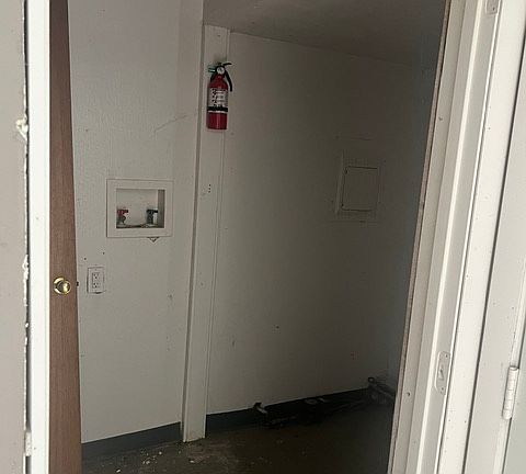 5th image of 9544 Cloverleaf Rd APT C