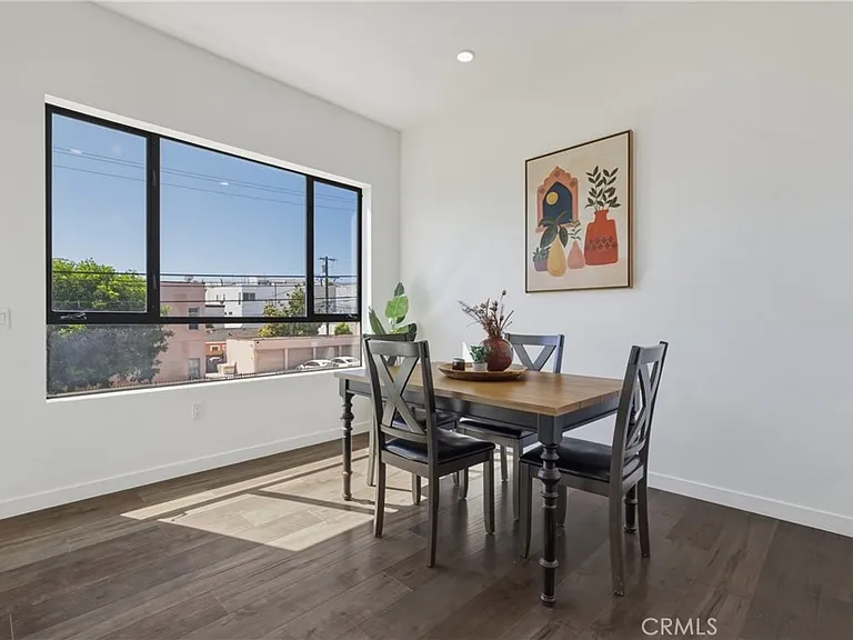 1301 Tamarind Ave — Photo 6
