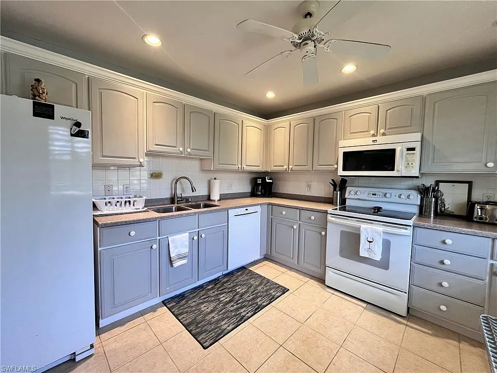 2 bed, 2.0 bath, 1542 sqft, $4,500 — Photo 3
