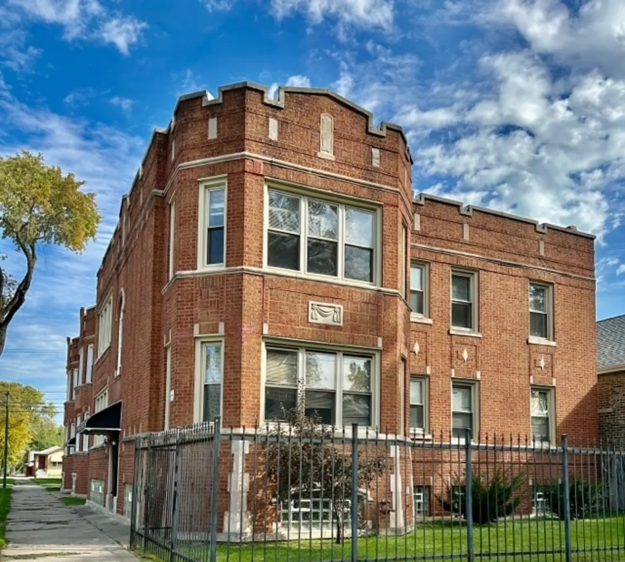 2 bed, 1100 sqft, $1,250 — Photo 1