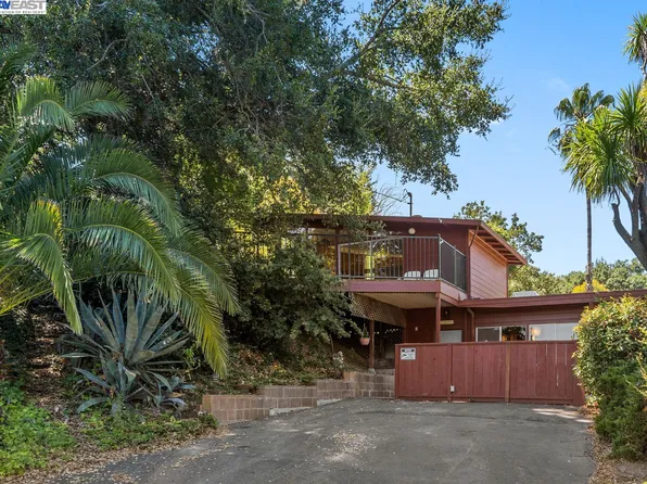 2461 Overlook Dr, Walnut Creek, CA 94597