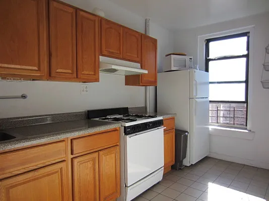 Rented by Bohemia Realty Group | media 5