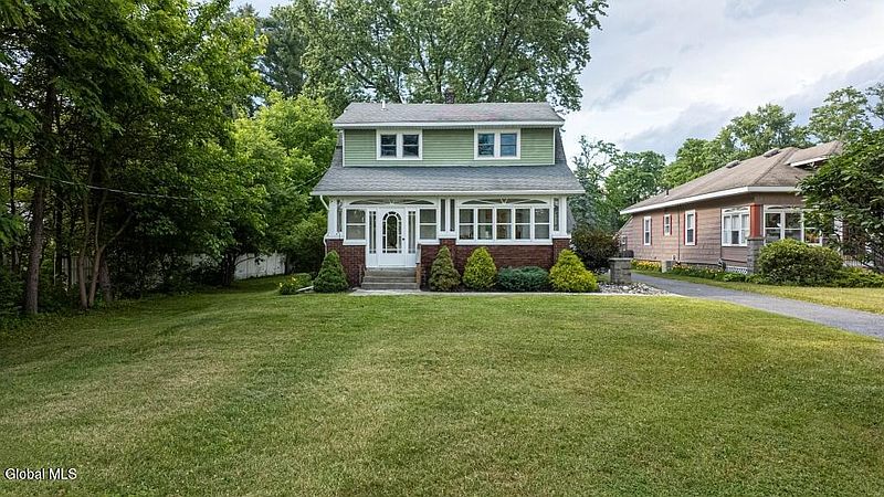 2nd image of 128 Putnam Road