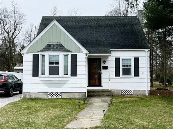 126 Harrison Ave, Warwick, RI 02888