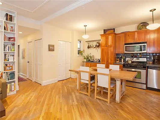 Sold by Avenue Sotheby's International Realty | media 19