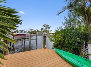 4681 Carson St NE, Saint Petersburg, FL 33703