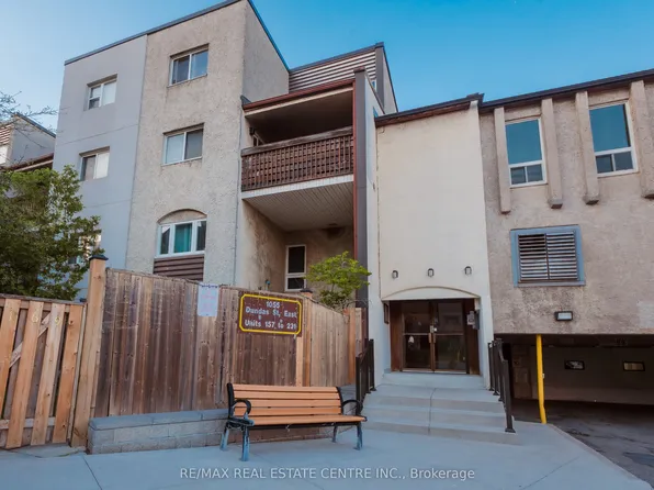 1055 Dundas St E #190, Mississauga, ON L4Y 3X6