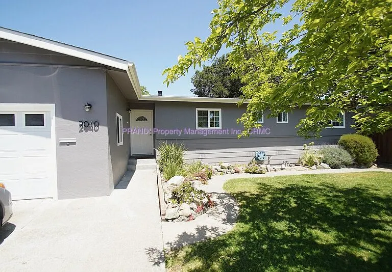 2040 Shady Ln — Photo 16