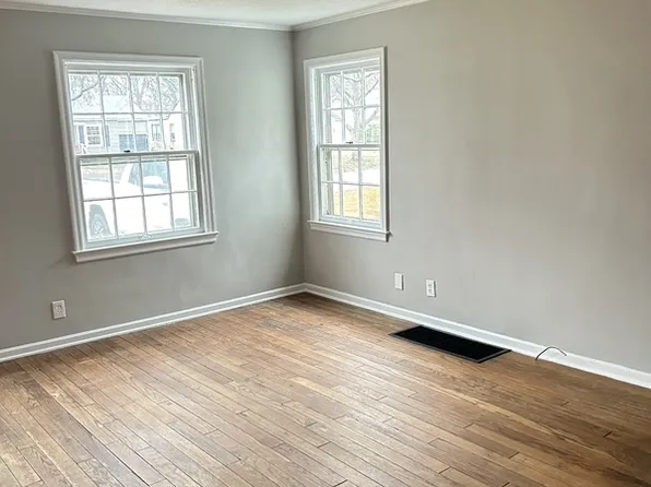 2022 Kentucky St, Lawrence, KS 66046