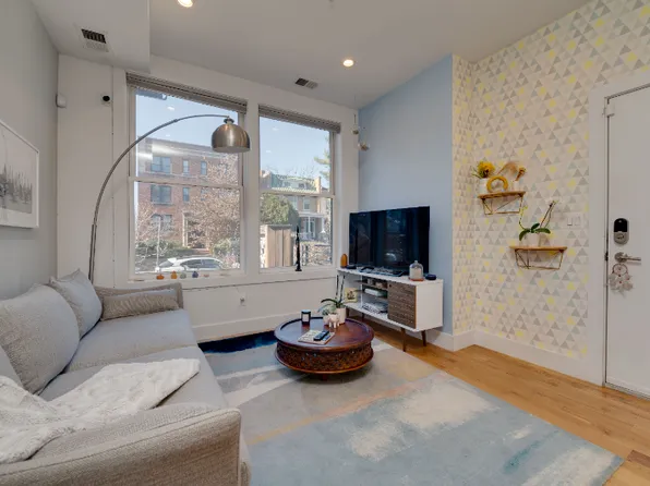 254 15th St SE Unit 2, Washington, DC 20003