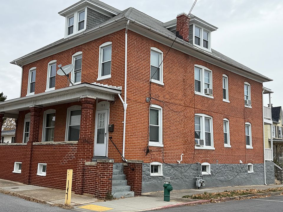 1st image of 700 Marshall St #700