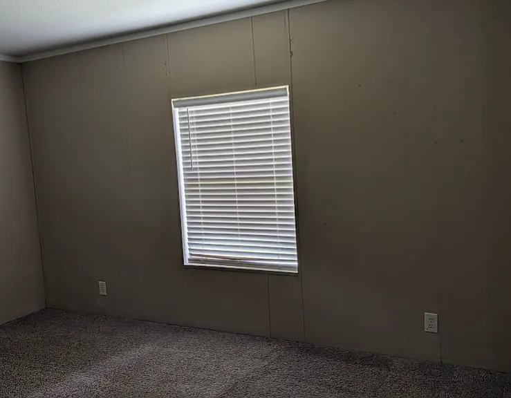 Spacious 2nd bedroom with walk in closet
