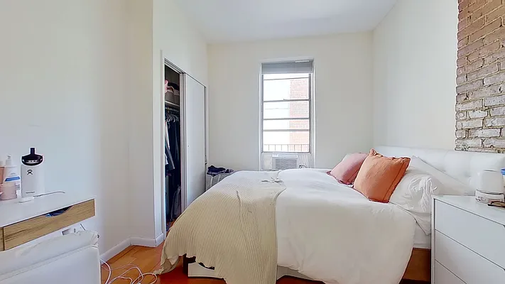 Rented by TOUR LLC | media 11