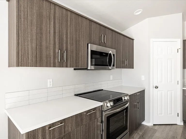 Kitchen Alternate View 1