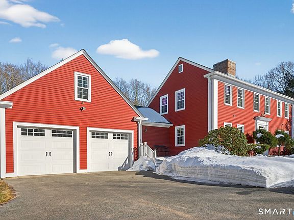 2nd image of 4 Hunters Ridge Road