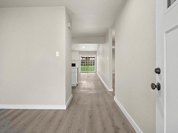 5th image of 502 Pintail Ln