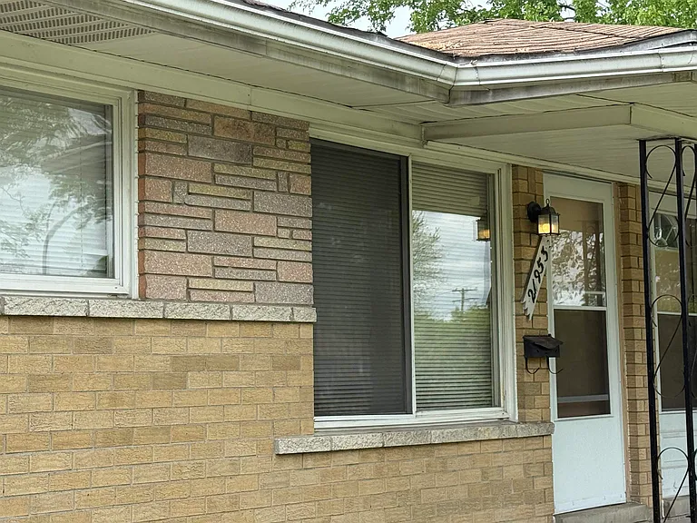 21953 Coolidge Hwy — Photo 2
