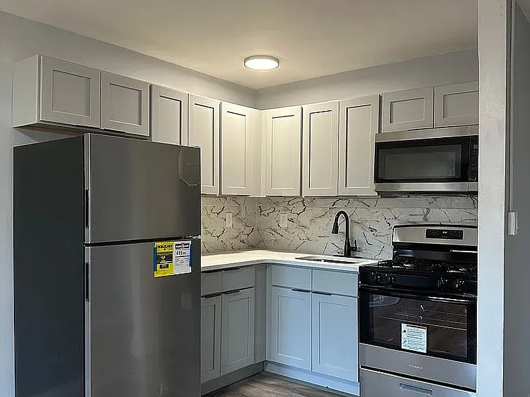 405 Grove St #2B-3B — Photo 1