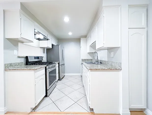 5452 Alvern Cir #104 — Photo 3