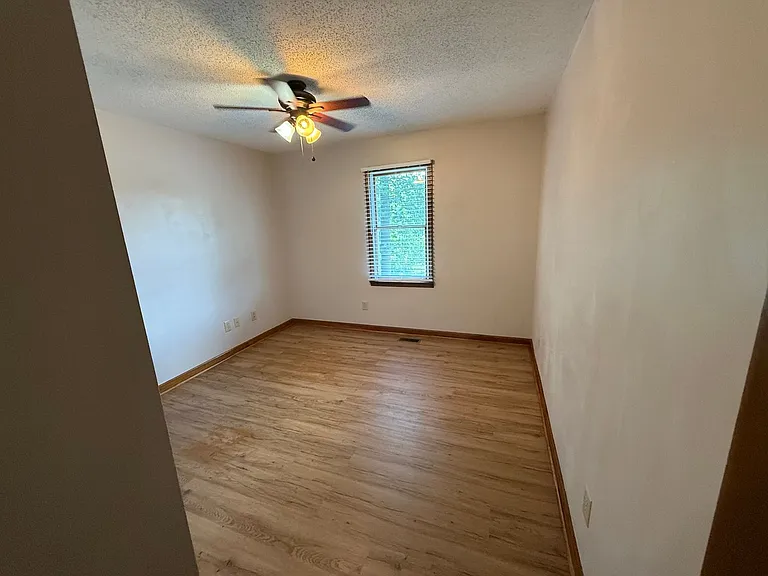 1201 Eastbrook Dr — Photo 19