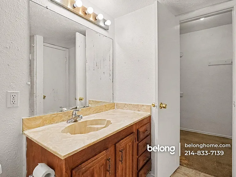 232 Shady Lane Dr — Photo 3
