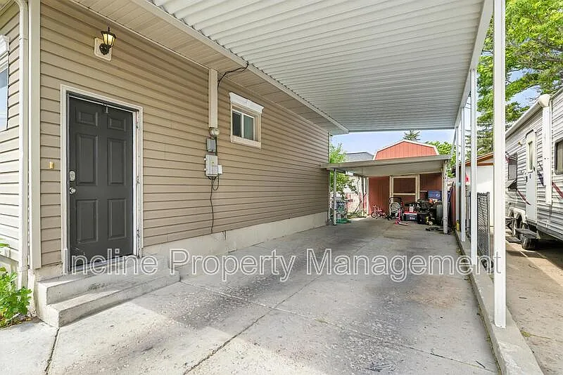 2 bed, 1.0 bath, 1282 sqft, $1,000 — Photo 2