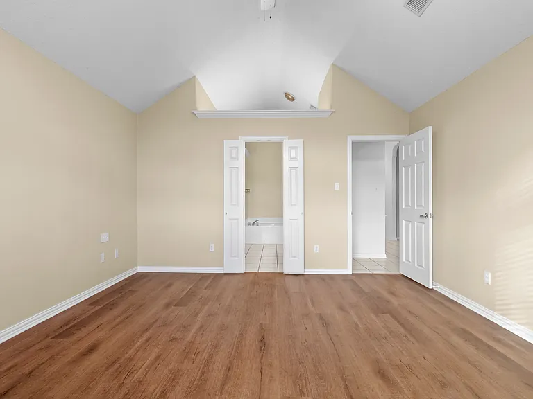 4820 Ashworth Ct — Photo 17