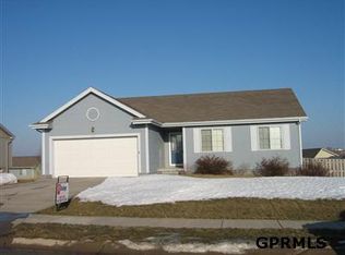 607 Winterburn Rd, Elkhorn, NE 68022